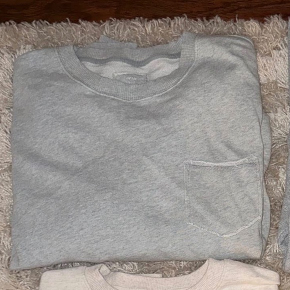 4 Pullovers: 2 Crewnecks & 2 Hoodies - Picture 2 of 5